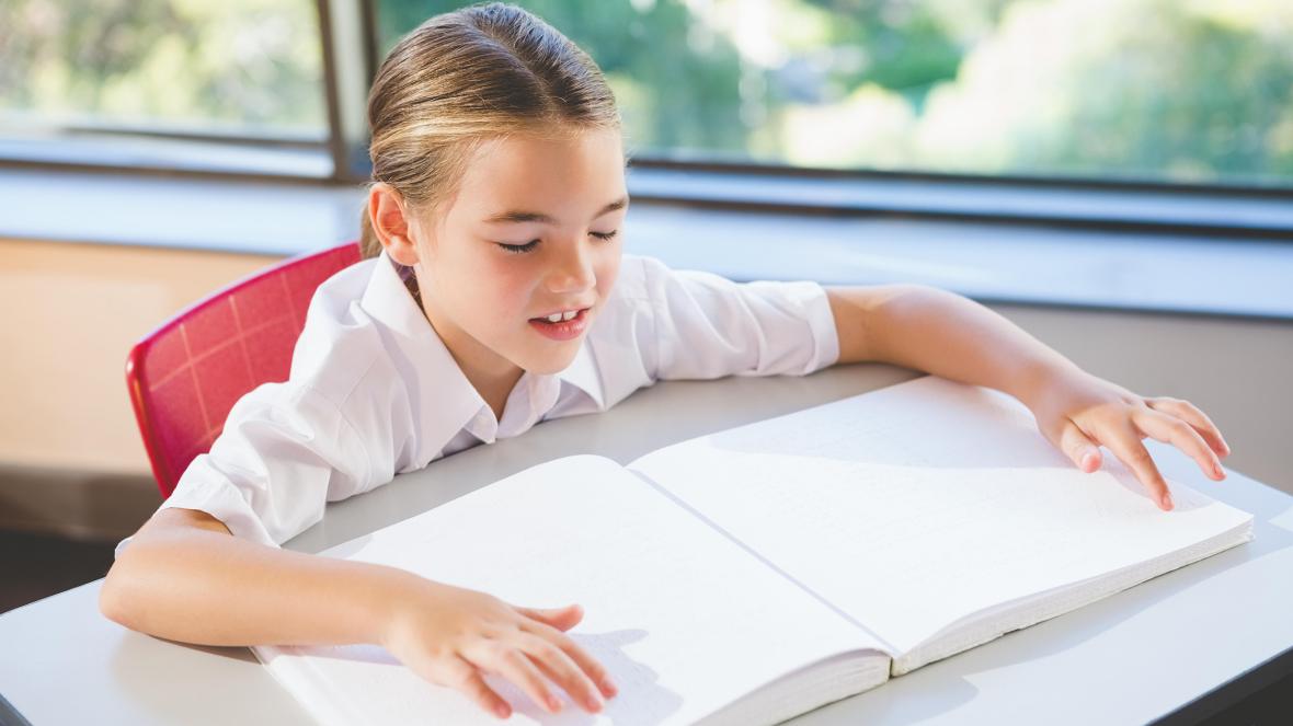 ویژگی های رشدی کودکان نابینا | مرکز مشاوره مشاورانه | مشکلات رشدی کودک